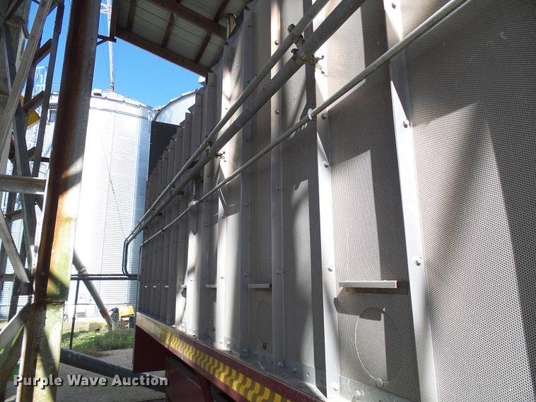 image for item DE5312 M-C Farm Equipment 570 continuous grain dryer