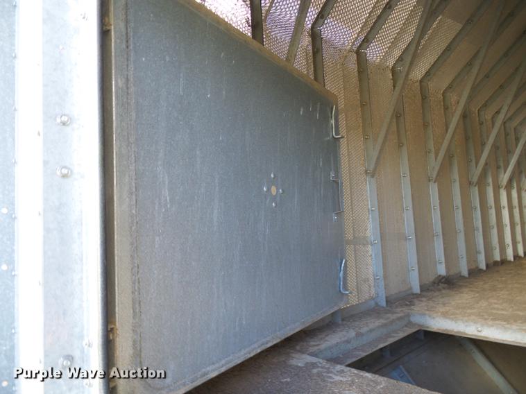 image for item DE5312 M-C Farm Equipment 570 continuous grain dryer