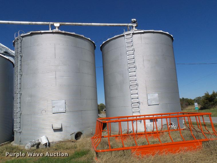 image for item DE5313 (3) Butler grain bins