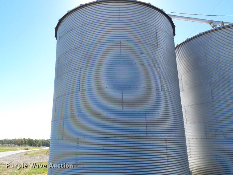 image for item DE5313 (3) Butler grain bins