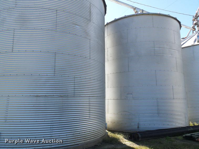image for item DE5313 (3) Butler grain bins