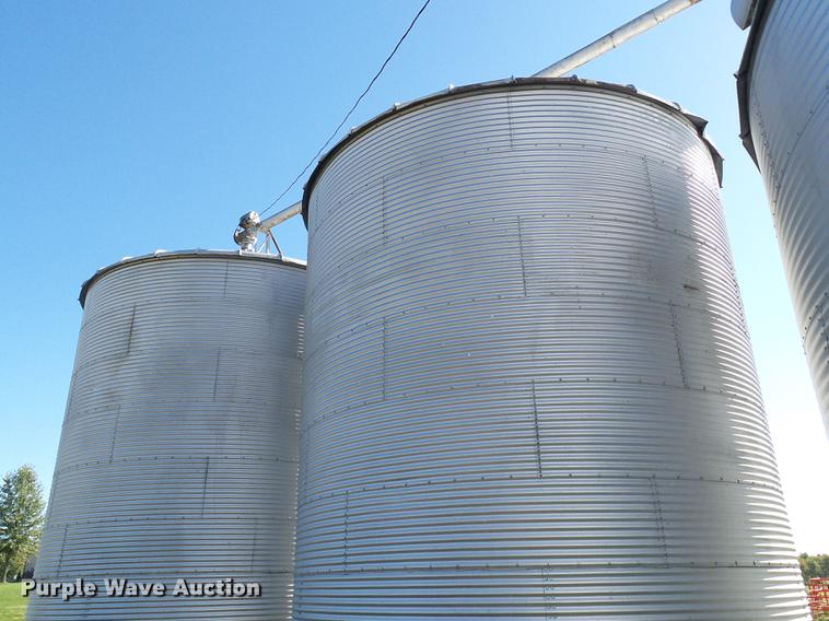 image for item DE5313 (3) Butler grain bins