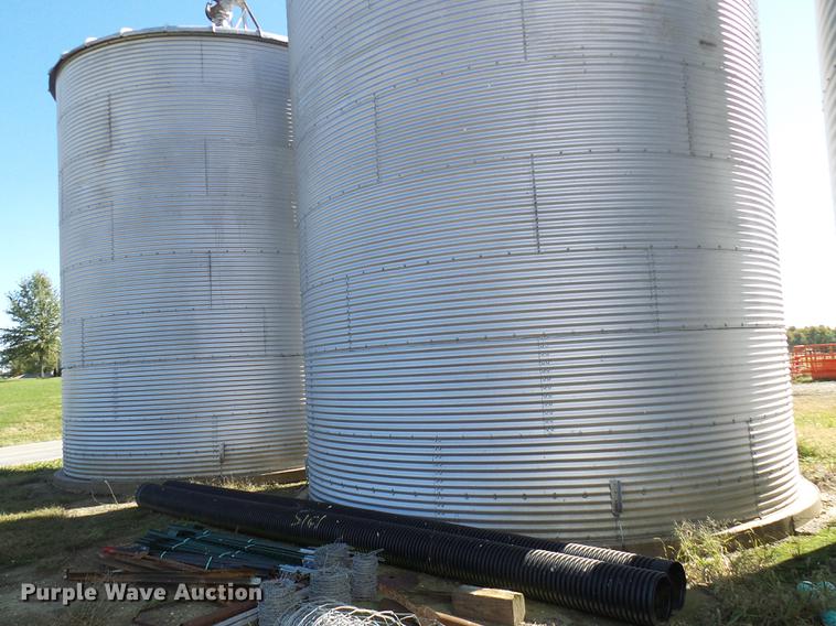 image for item DE5313 (3) Butler grain bins