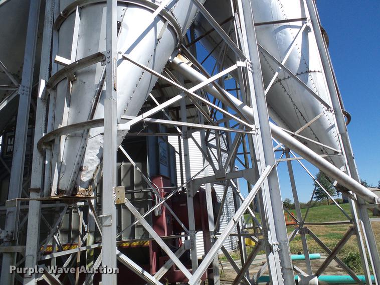 image for item DE5314 (3) overhead grain bins