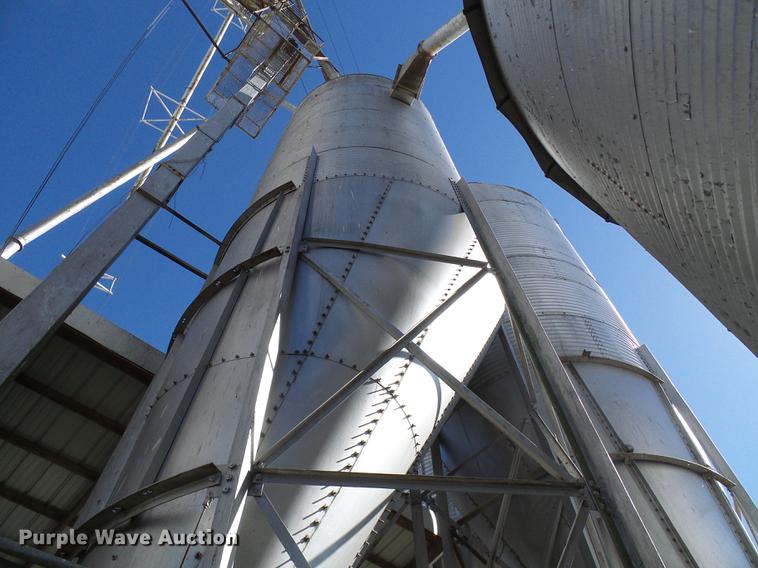 image for item DE5314 (3) overhead grain bins