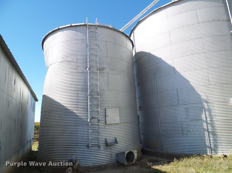image for item DE5315 (3) Butler grain bins