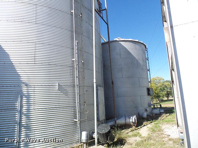 image for item DE5315 (3) Butler grain bins