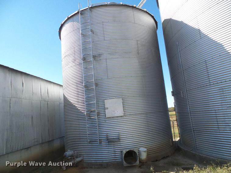 image for item DE5315 (3) Butler grain bins