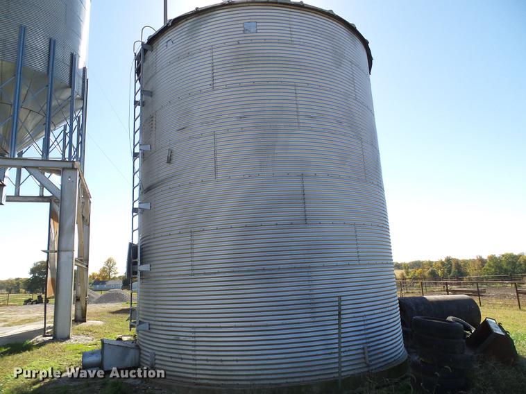 image for item DE5315 (3) Butler grain bins