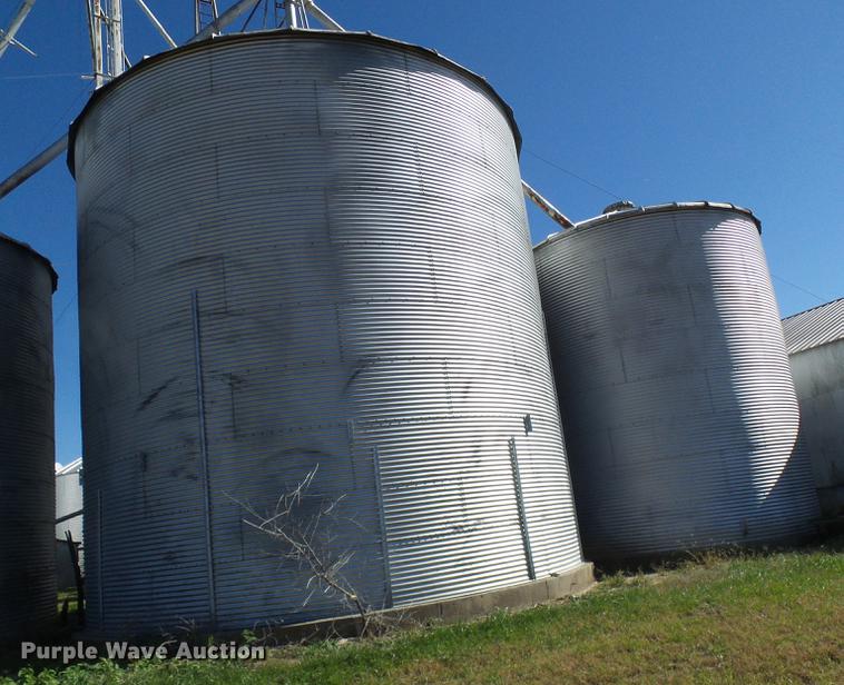 image for item DE5315 (3) Butler grain bins