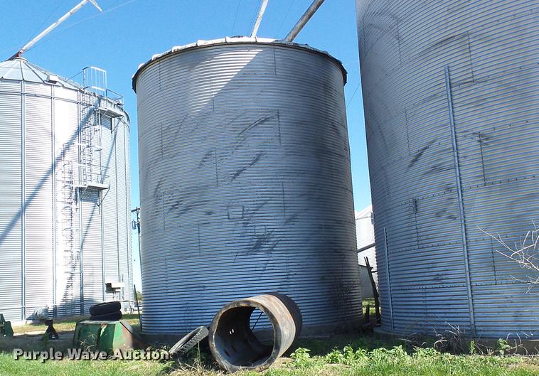 image for item DE5315 (3) Butler grain bins