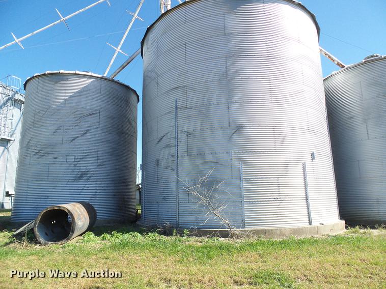 image for item DE5315 (3) Butler grain bins