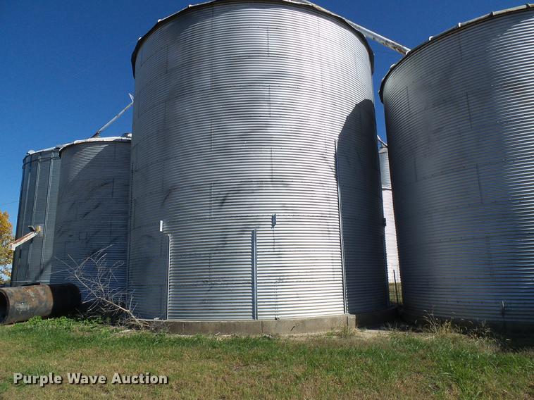 image for item DE5315 (3) Butler grain bins