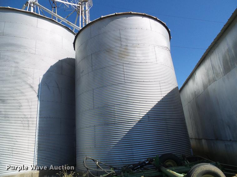 image for item DE5315 (3) Butler grain bins