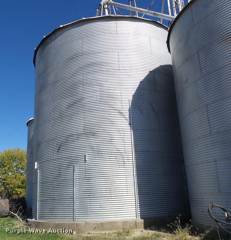 image for item DE5315 (3) Butler grain bins