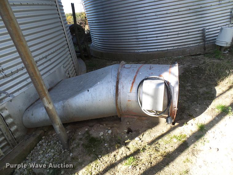 image for item DE5315 (3) Butler grain bins