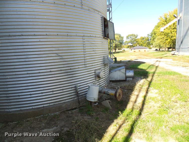 image for item DE5315 (3) Butler grain bins