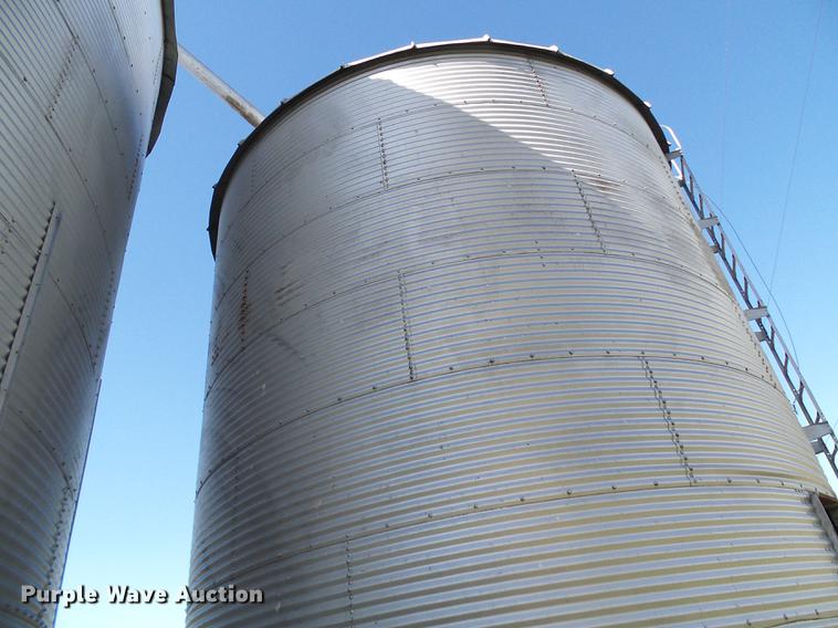 image for item DE5315 (3) Butler grain bins