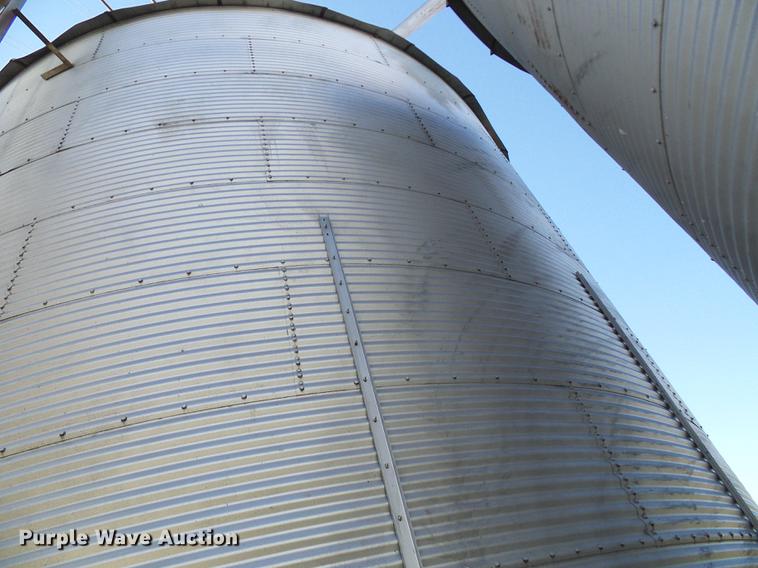 image for item DE5315 (3) Butler grain bins