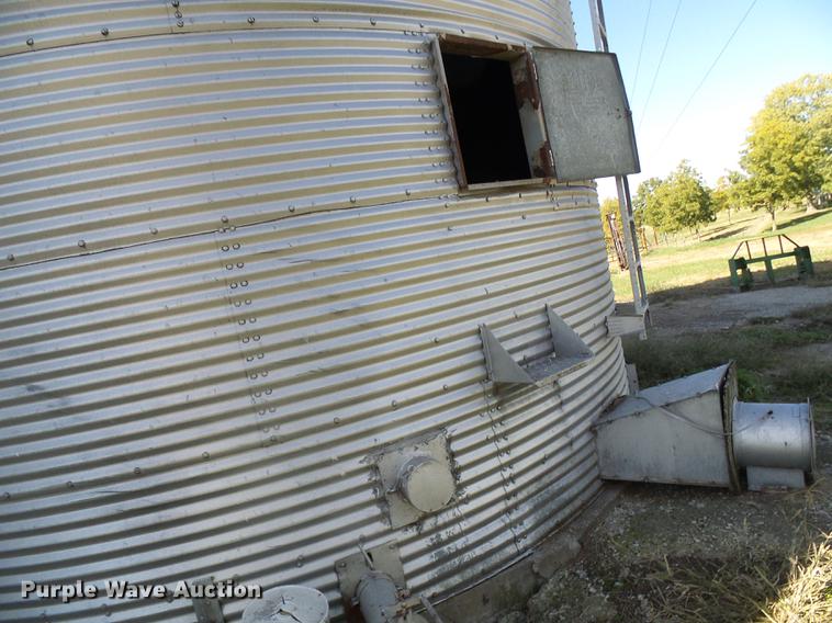 image for item DE5315 (3) Butler grain bins