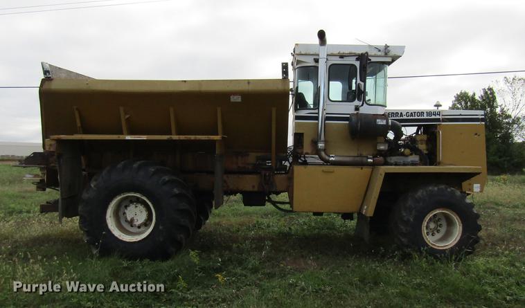 image for item DE5862 1996 Ag-Chem TerraGator 1844 applicator