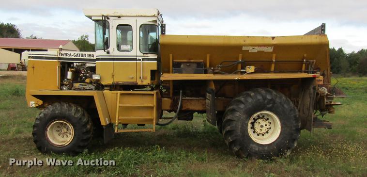 image for item DE5862 1996 Ag-Chem TerraGator 1844 applicator