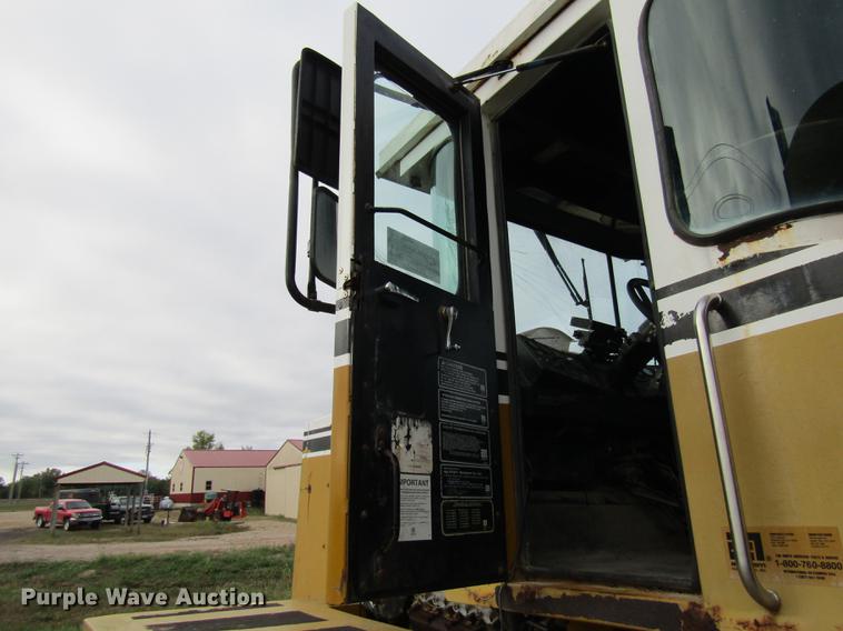 image for item DE5862 1996 Ag-Chem TerraGator 1844 applicator