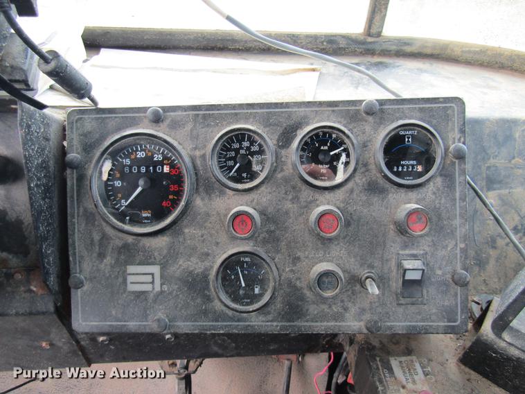 image for item DE5862 1996 Ag-Chem TerraGator 1844 applicator