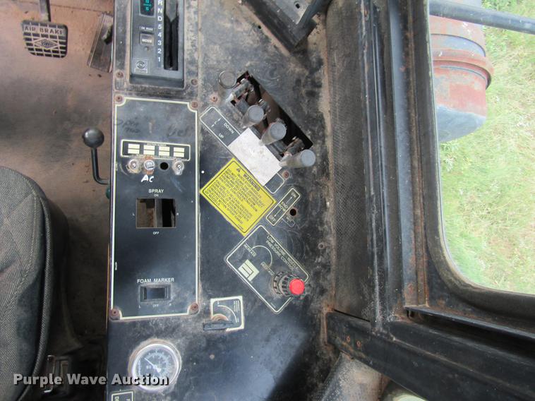 image for item DE5862 1996 Ag-Chem TerraGator 1844 applicator