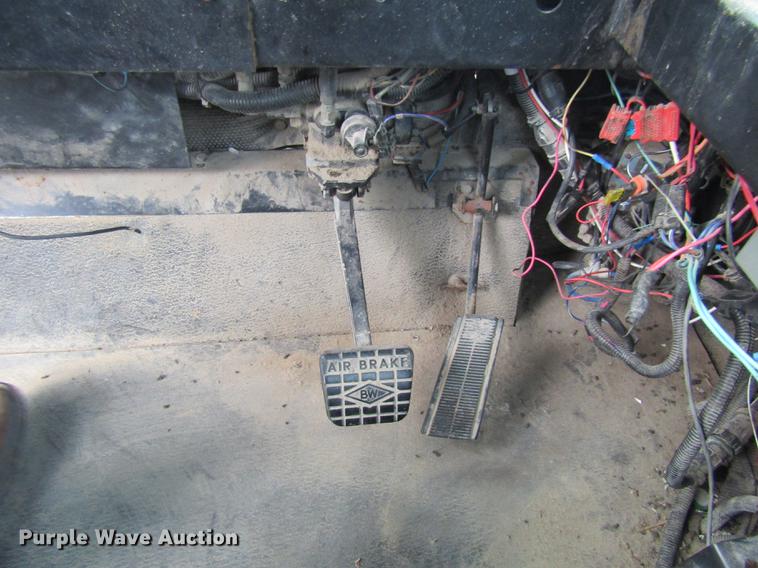 image for item DE5862 1996 Ag-Chem TerraGator 1844 applicator