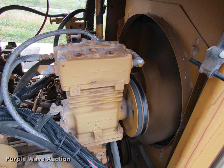 image for item DE5862 1996 Ag-Chem TerraGator 1844 applicator