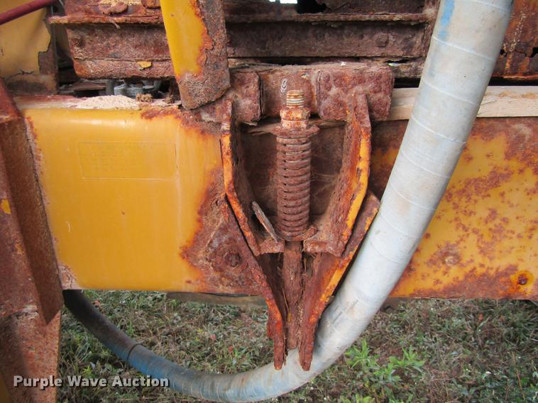 image for item DE5862 1996 Ag-Chem TerraGator 1844 applicator