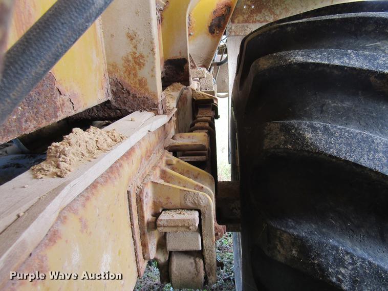 image for item DE5862 1996 Ag-Chem TerraGator 1844 applicator