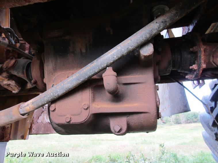 image for item DE5862 1996 Ag-Chem TerraGator 1844 applicator