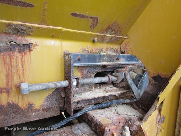 image for item DE5862 1996 Ag-Chem TerraGator 1844 applicator