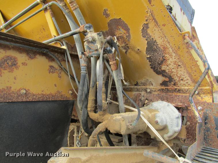 image for item DE5862 1996 Ag-Chem TerraGator 1844 applicator