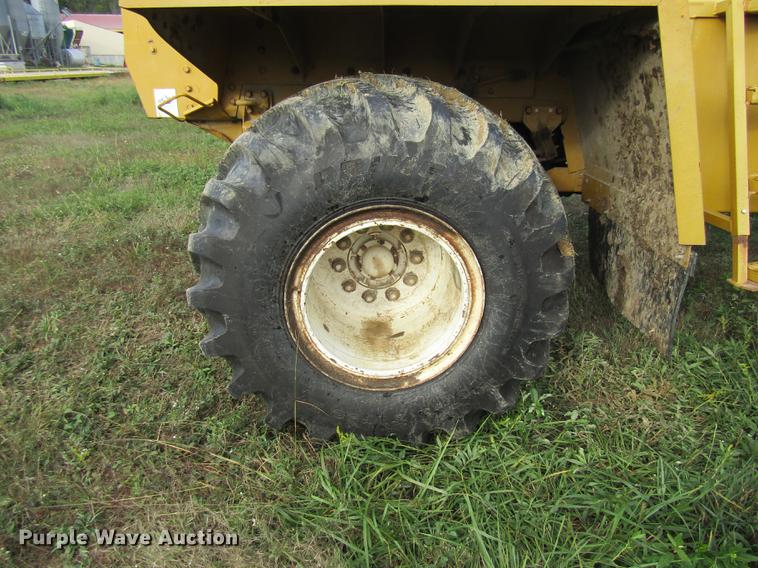 image for item DE5862 1996 Ag-Chem TerraGator 1844 applicator