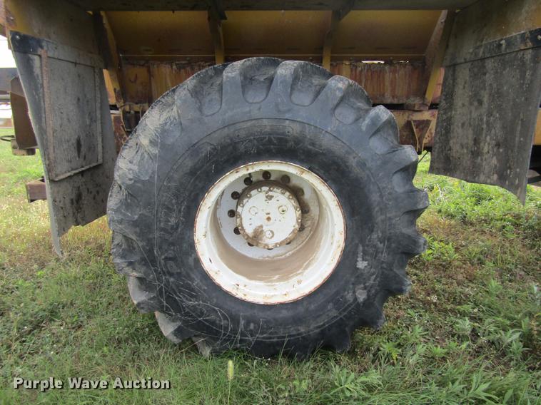 image for item DE5862 1996 Ag-Chem TerraGator 1844 applicator