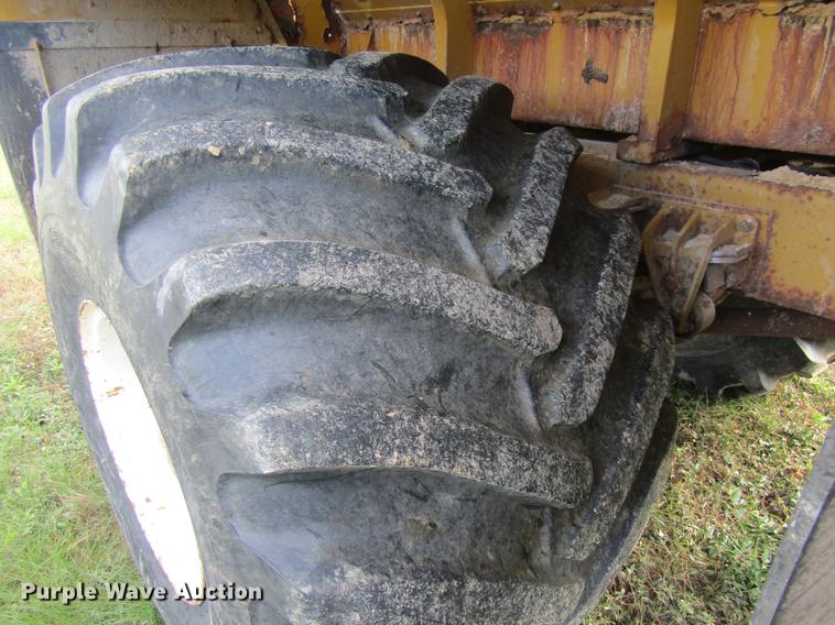 image for item DE5862 1996 Ag-Chem TerraGator 1844 applicator