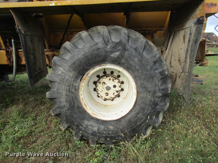 image for item DE5862 1996 Ag-Chem TerraGator 1844 applicator