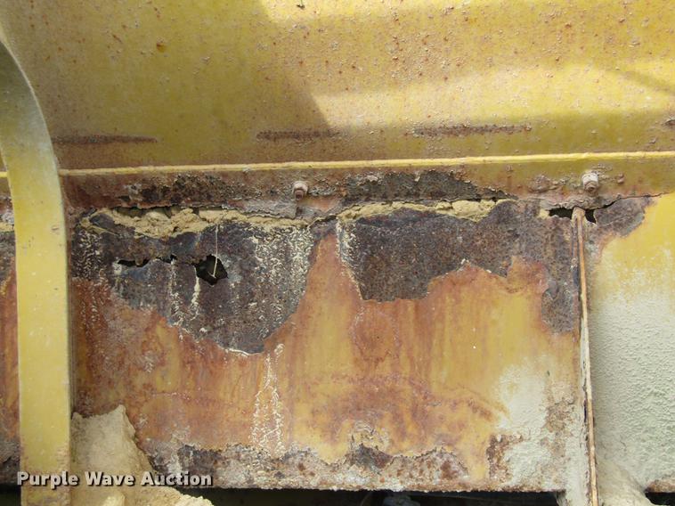 image for item DE5862 1996 Ag-Chem TerraGator 1844 applicator