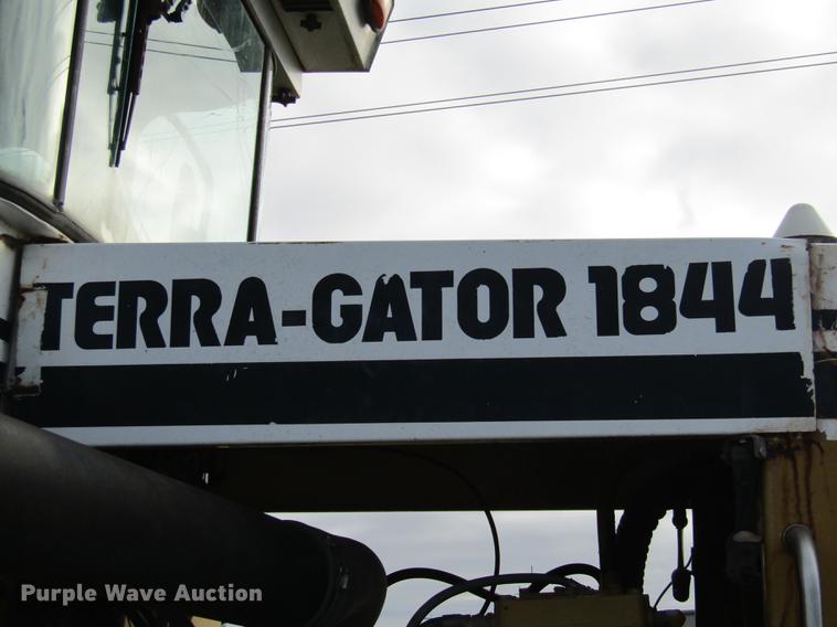 image for item DE5862 1996 Ag-Chem TerraGator 1844 applicator