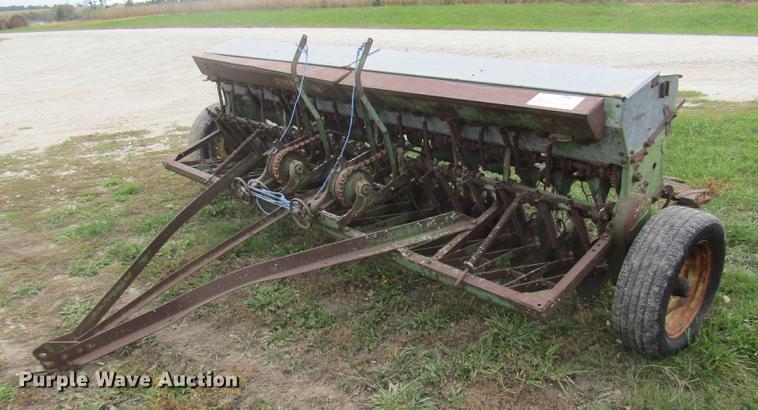 image for item DE5877 John Deere FBA grain drill