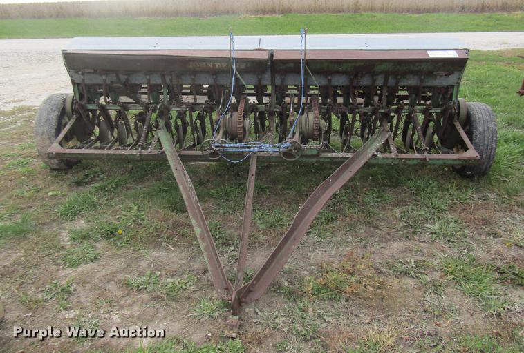 image for item DE5877 John Deere FBA grain drill