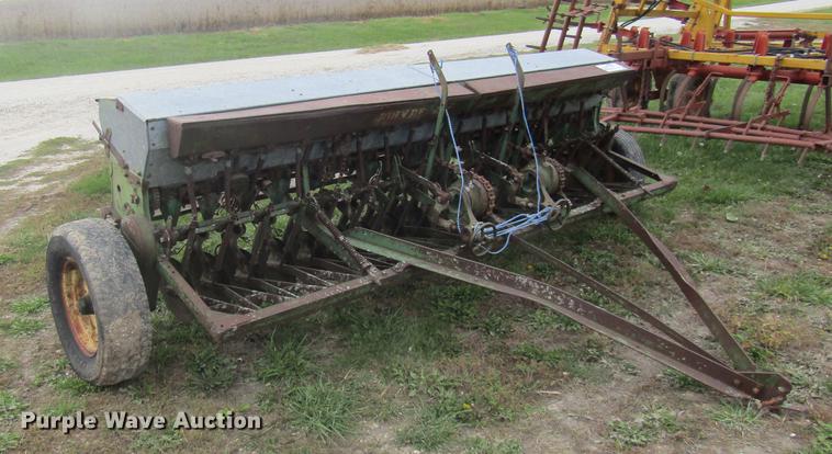 image for item DE5877 John Deere FBA grain drill