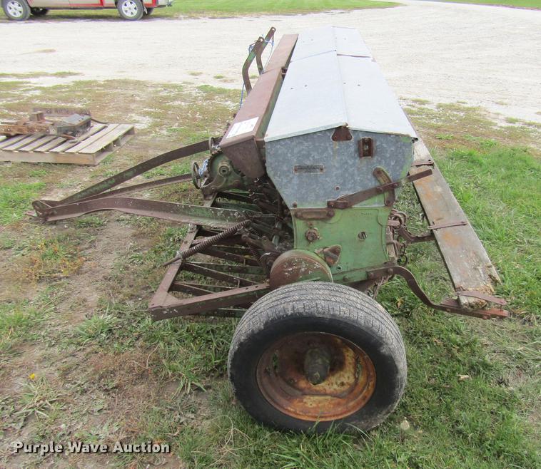 image for item DE5877 John Deere FBA grain drill