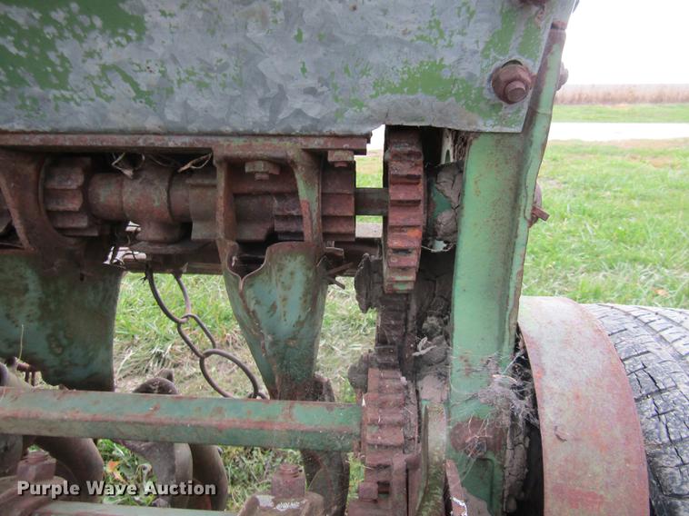 image for item DE5877 John Deere FBA grain drill