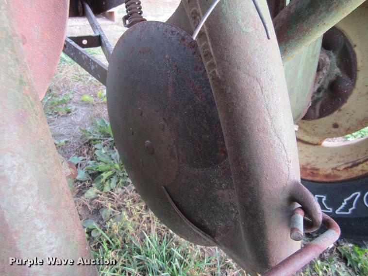 image for item DE5877 John Deere FBA grain drill