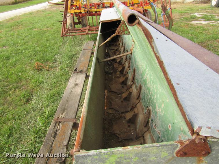 image for item DE5877 John Deere FBA grain drill