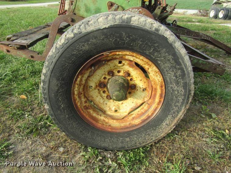 image for item DE5877 John Deere FBA grain drill